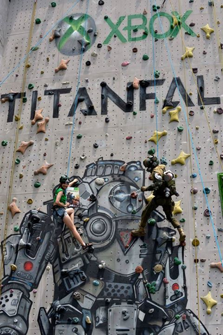 Illustration for article titled Titanfall Climbing Wall In Hong Kong